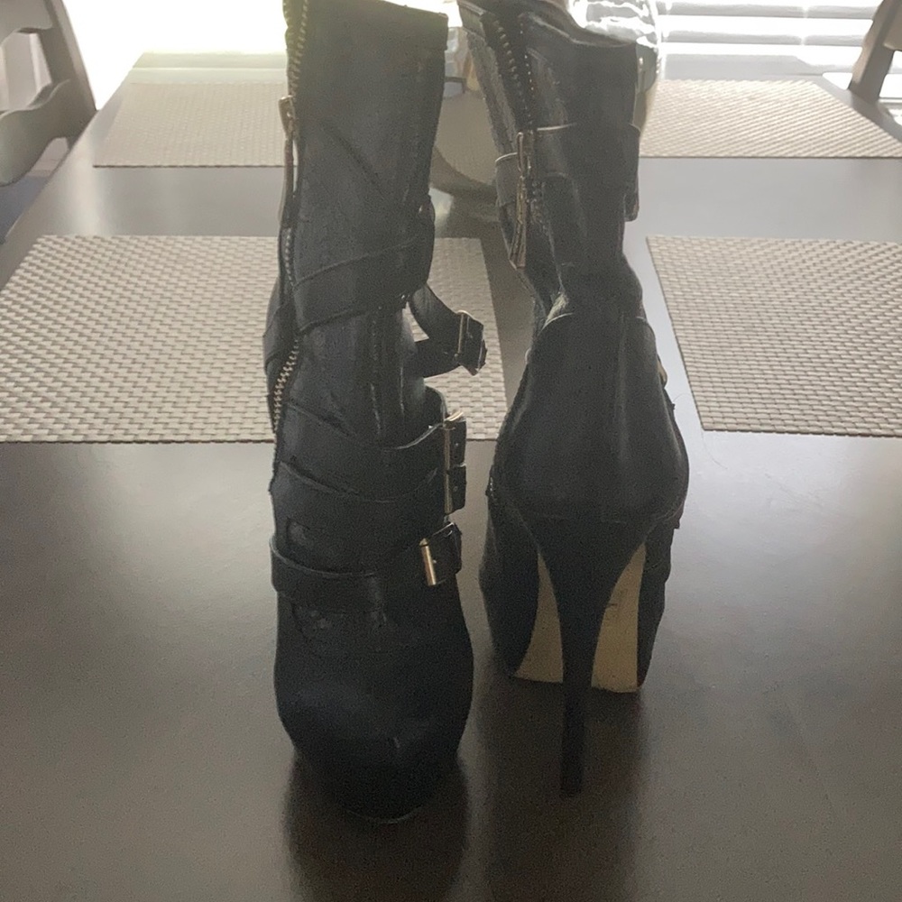 Bebe stiletto